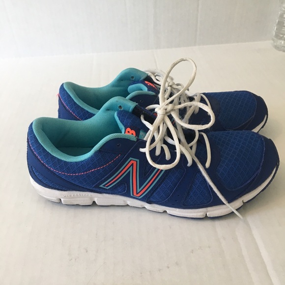New Balance 550 V3 running shoes. Size 8 - Picture 2 of 5